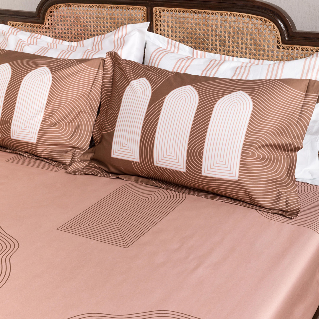 Golconda Memories II Bedsheet - Spanish Pink