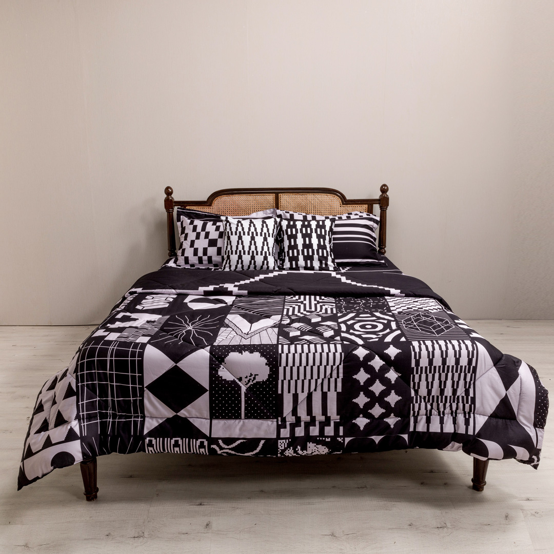 Surreal_Anirudh_Black_SUDSSEBK2Q0351_1