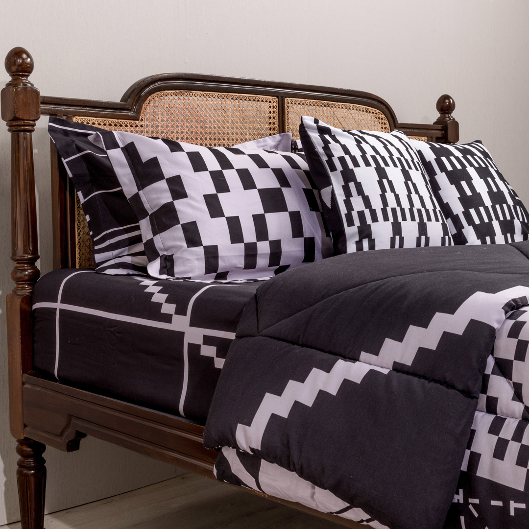 Surreal_Anirudh_Black_SUDSSEBK2Q0351_3