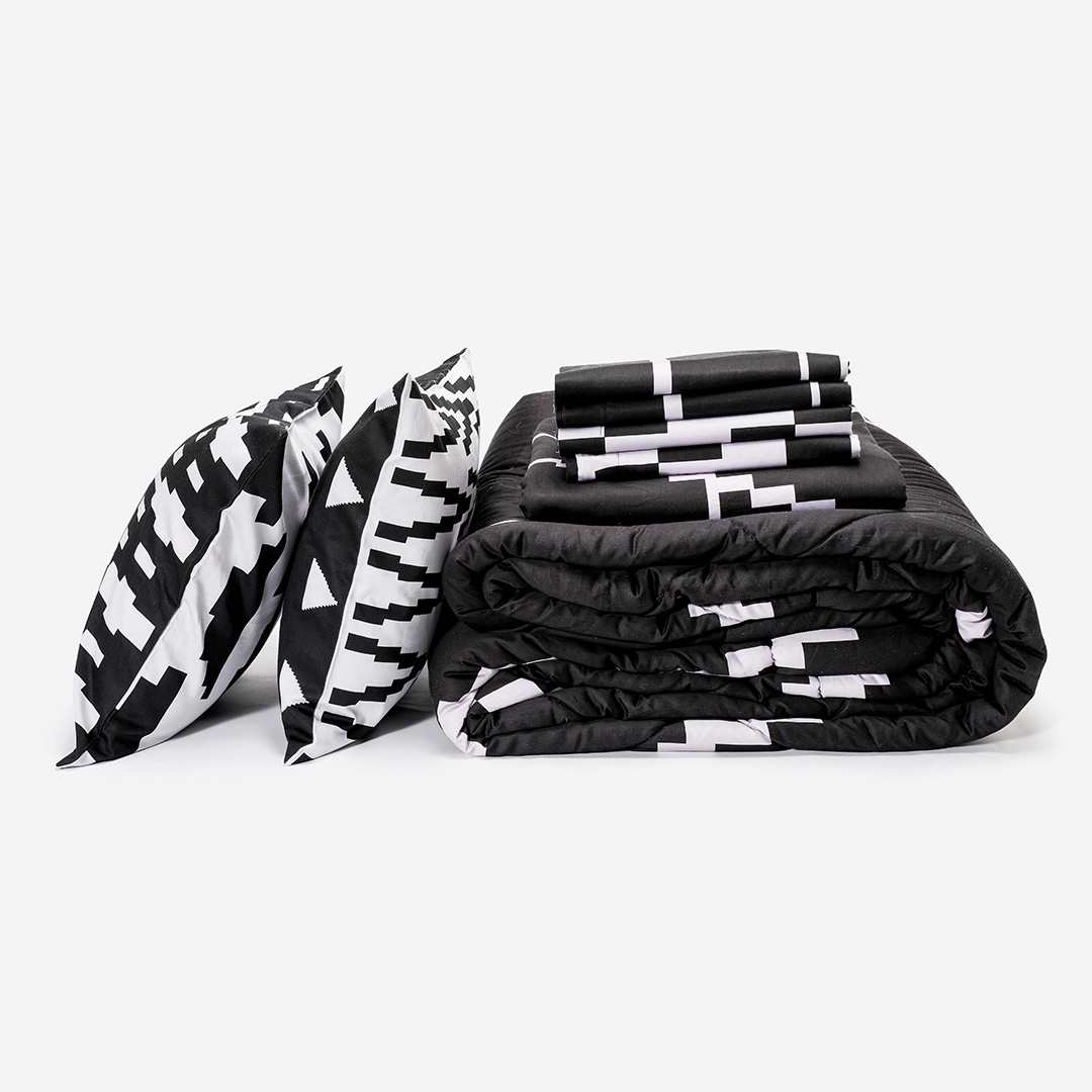 Surreal_Anirudh_Black_SUDSSEBK2Q0351_8