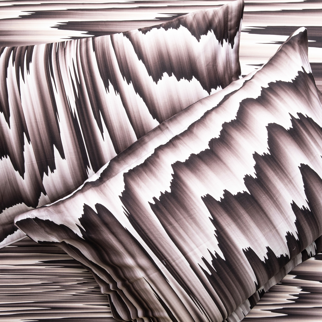 Surreal_Sanchit_Black_SUDFSEBK2Q0343_4